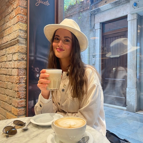 Meet your Posher, Emma - Picture 7 of 12